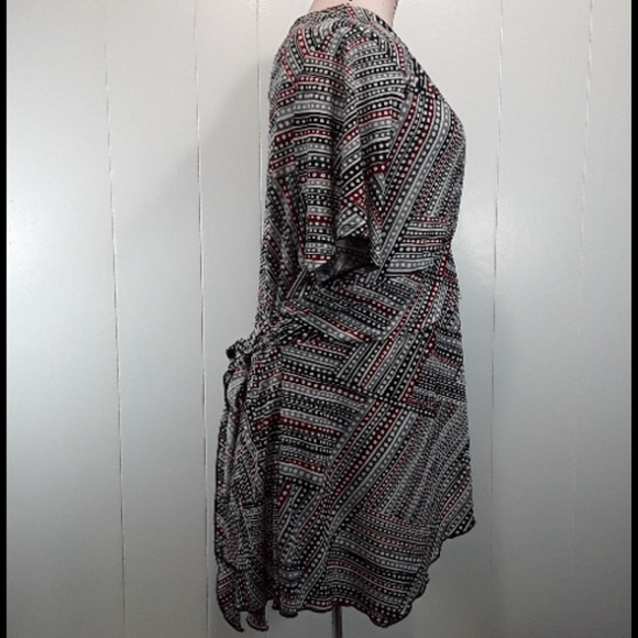 Lane Bryant polka dot crossover top size 26 / 28 - Picture 5 of 8